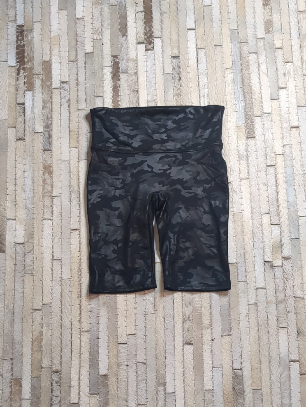 Spanx Women's M Faux Leather Camo Matte Black Biker Shorts